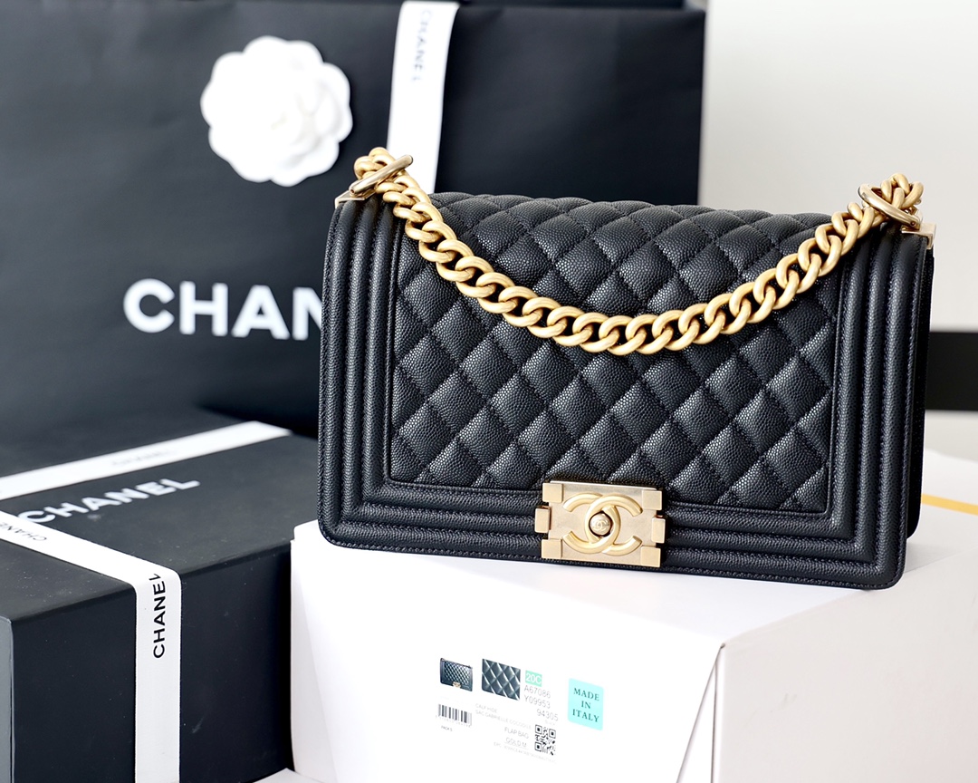 Boutique Quality Chanel Le Boy 67086 Haas 25