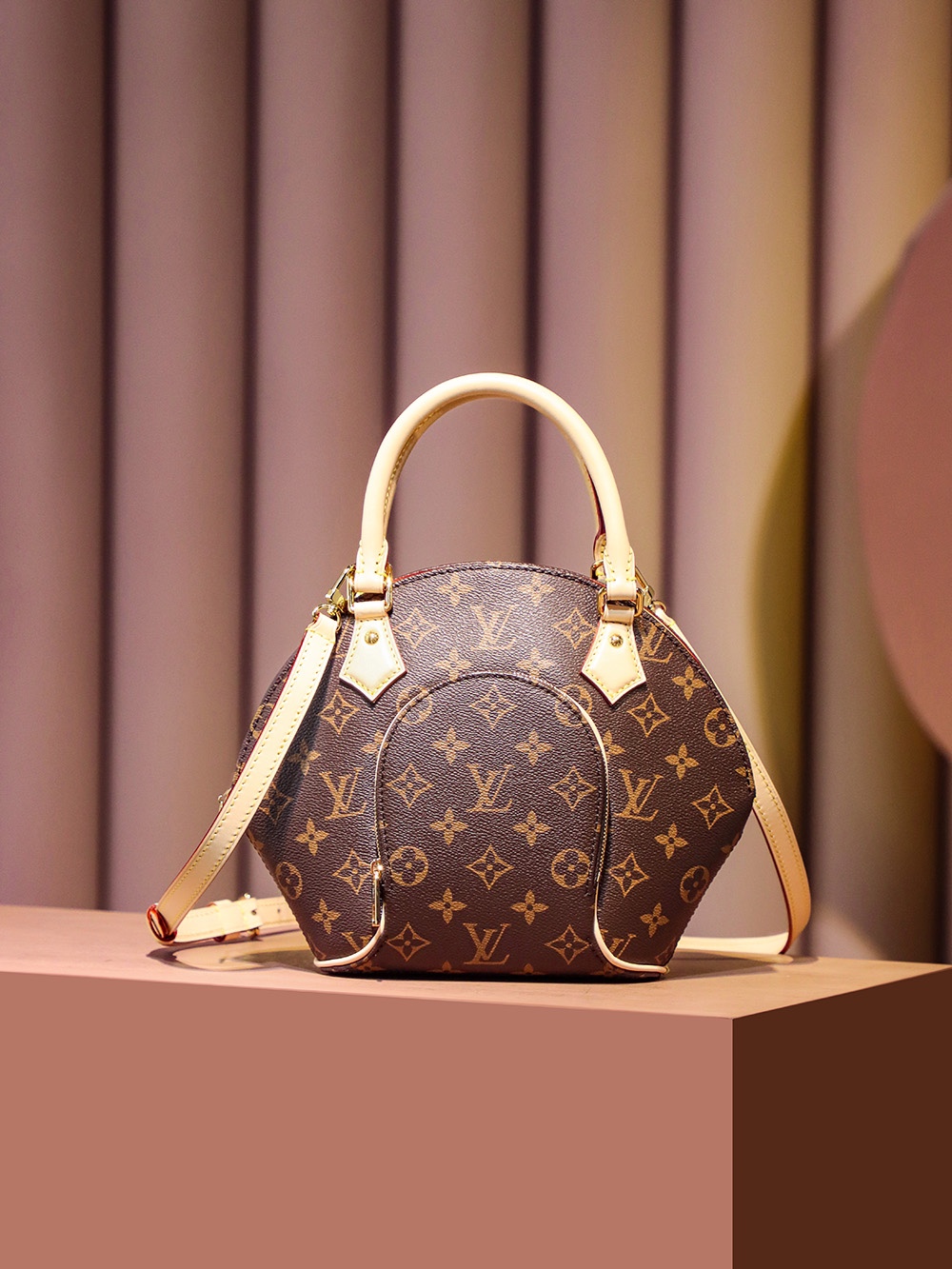 Boutique Quality Louis Vuitton Ellipse M46196 28