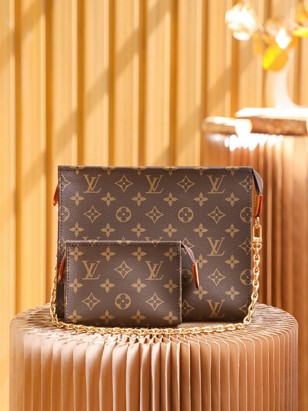 Boutique Quality Louis Vuitton Toiletry 26 M81412 25