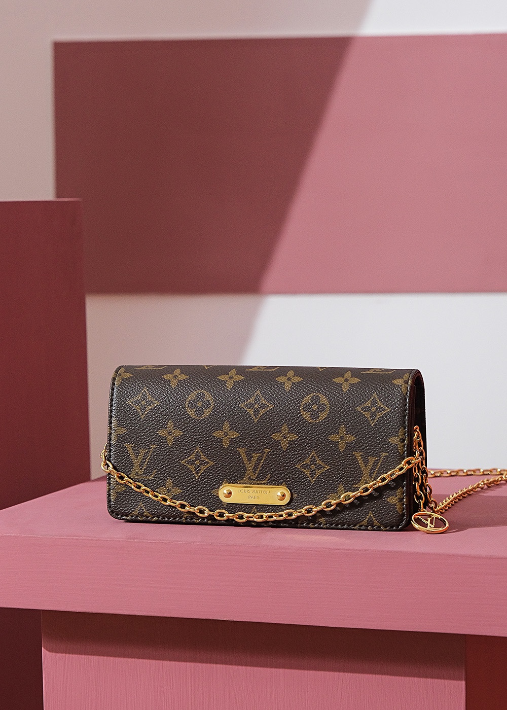 Boutique Quality Louis Vuitton WOC Lily M82509 20