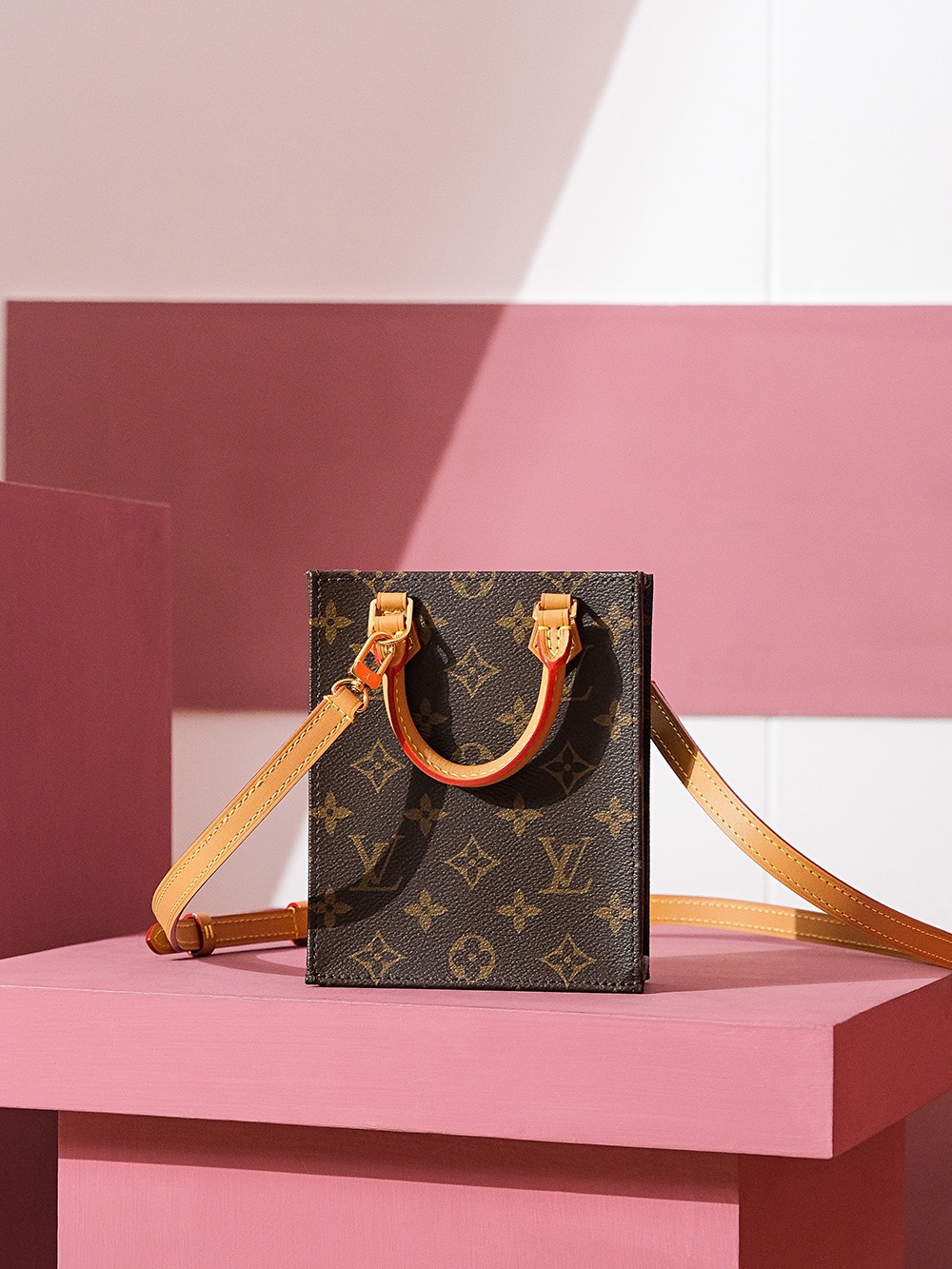 Boutique Quality Louis Vuitton Petit Sac Plat M69442 17