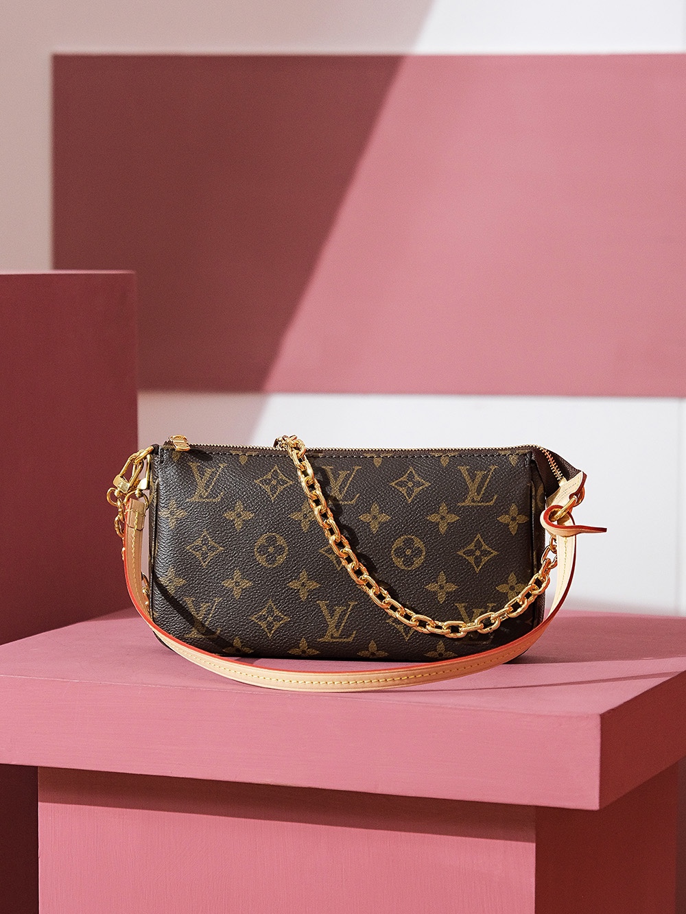 Boutique Quality Louis Vuitton Pochette Accessories M82766 23