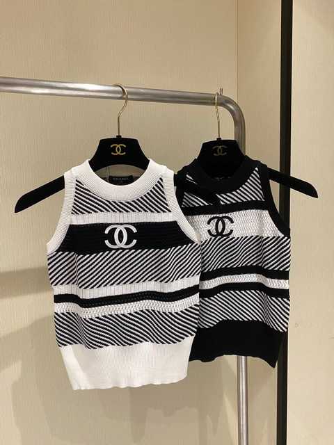 Chanel costume