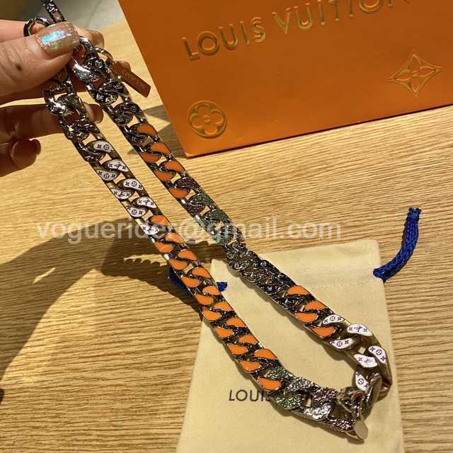 CB10007 LV Necklace