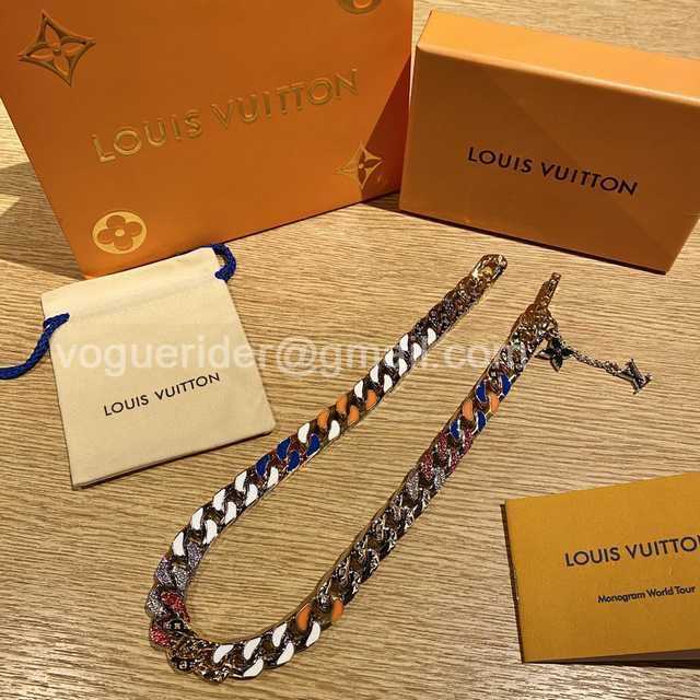 CB10008 LV Necklace