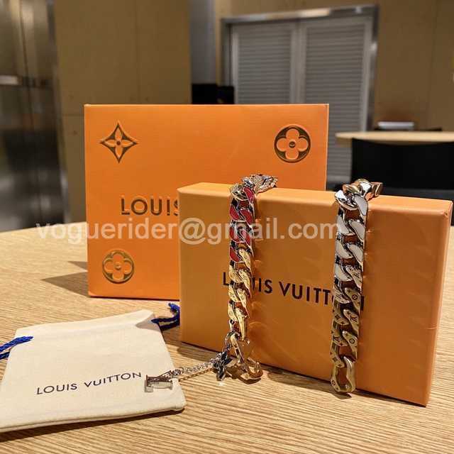CB10009 LV Necklace