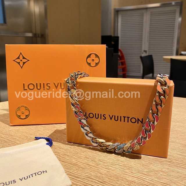 CB10009 LV Necklace