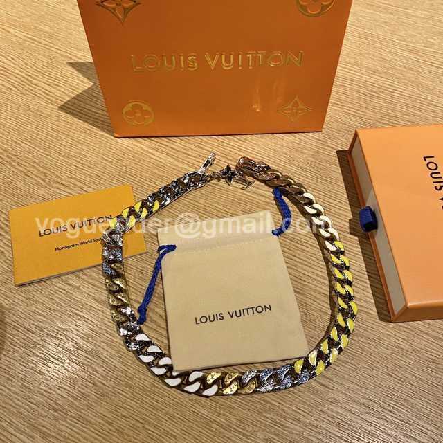 CB10012 LV Necklace