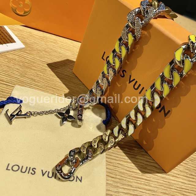 CB10012 LV Necklace