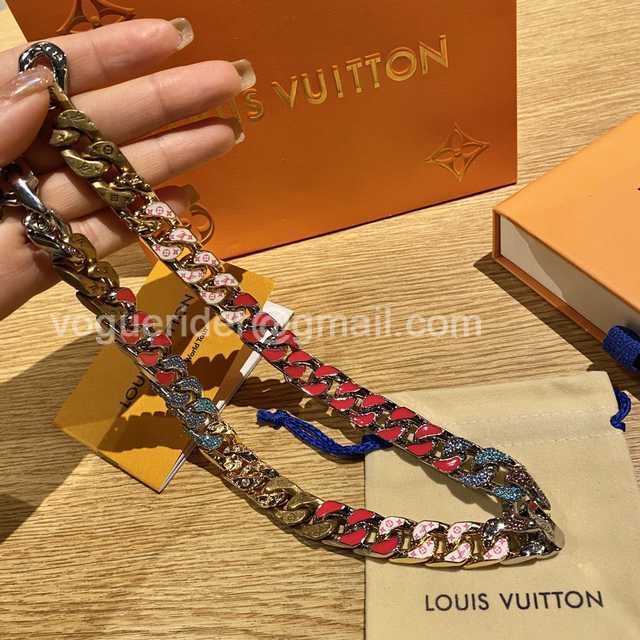 CB10013 LV Necklace