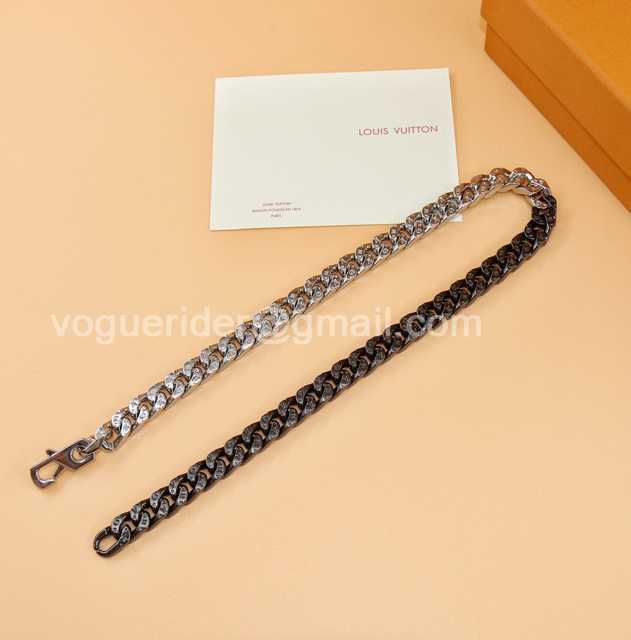 CB10020 LV Necklace