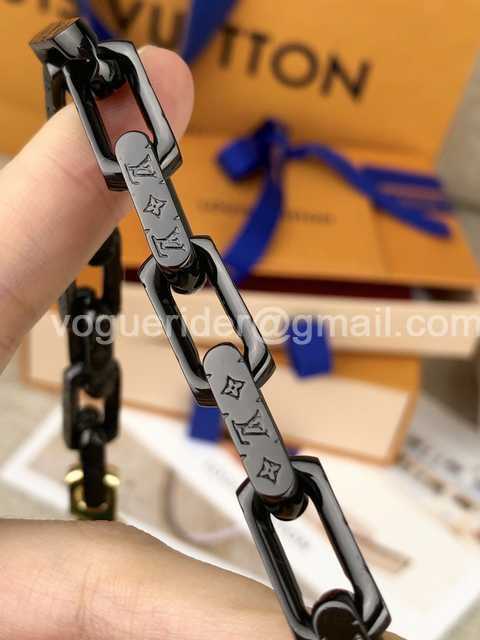 CB10049 LV Necklace CB10049 LV Necklace