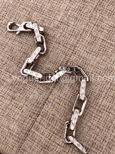 CB10052 LV Bracelet