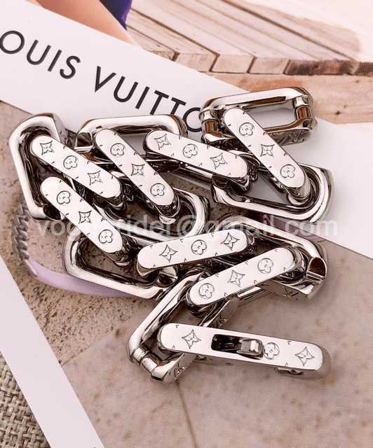 CB10052 LV Bracelet