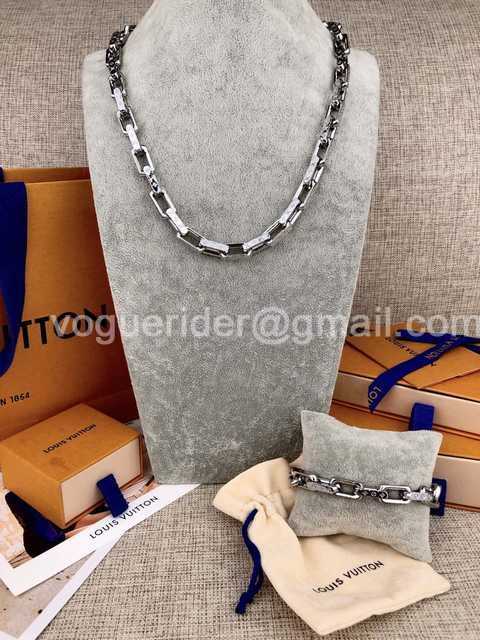 CB10053 LV Necklace