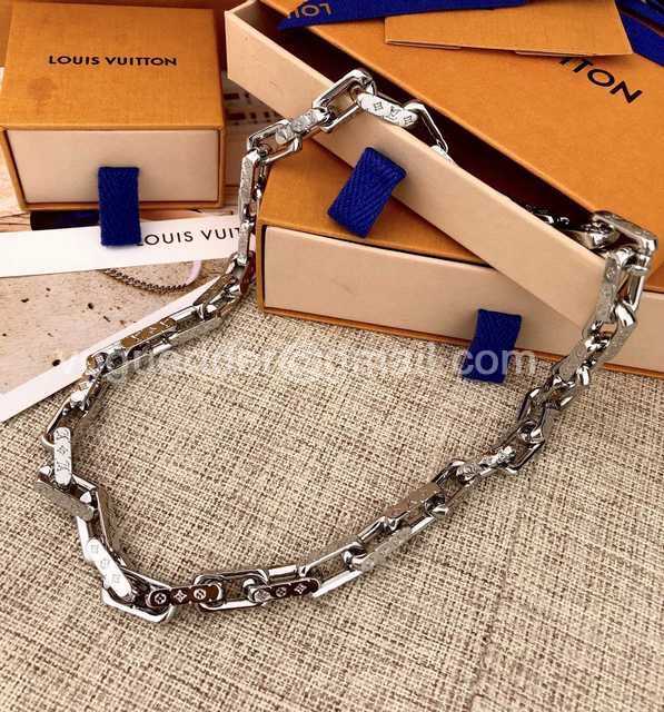 CB10053 LV Necklace