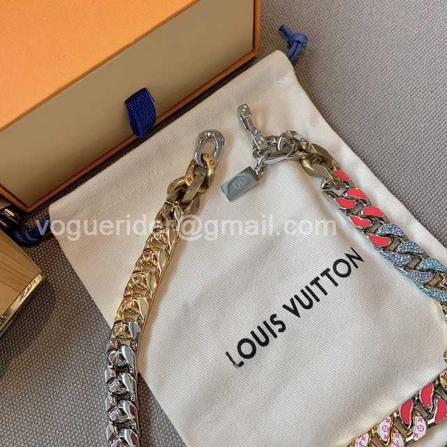 CB10063 LV Necklace