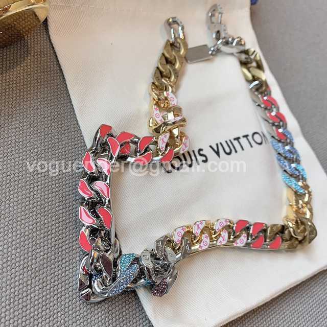 CB10063 LV Necklace