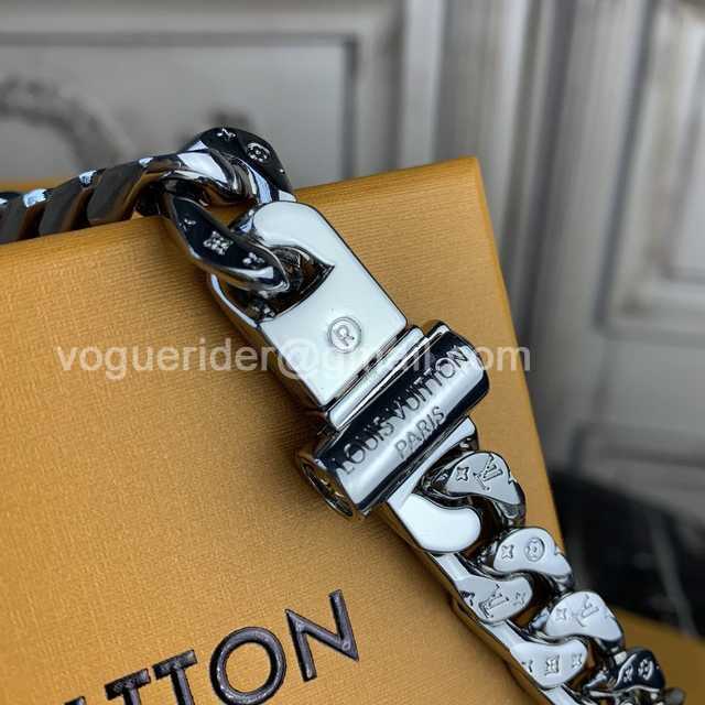 CB10070 LV Necklace CB10070 LV Necklace