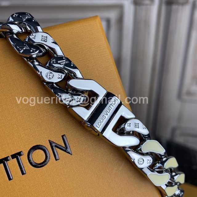 CB10072 LV Necklace