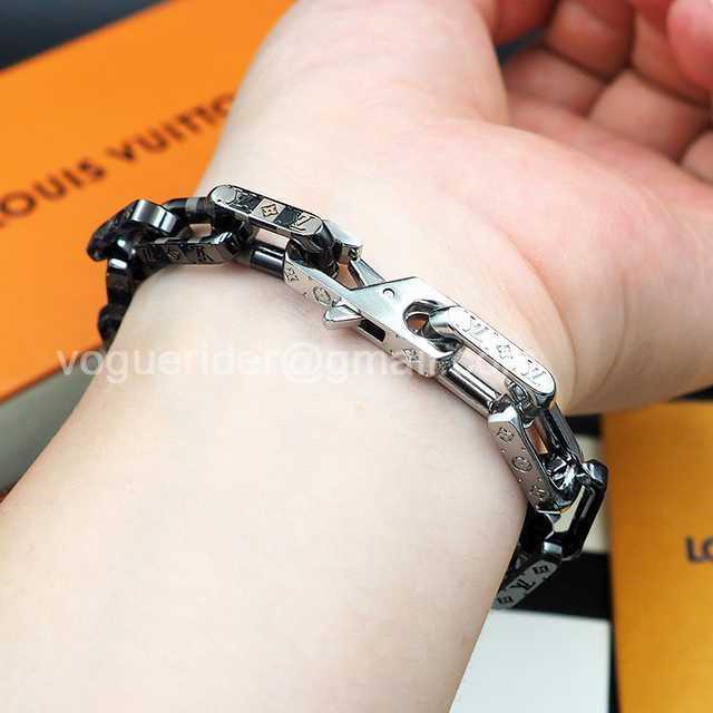 CB10076 LV Bracelet
