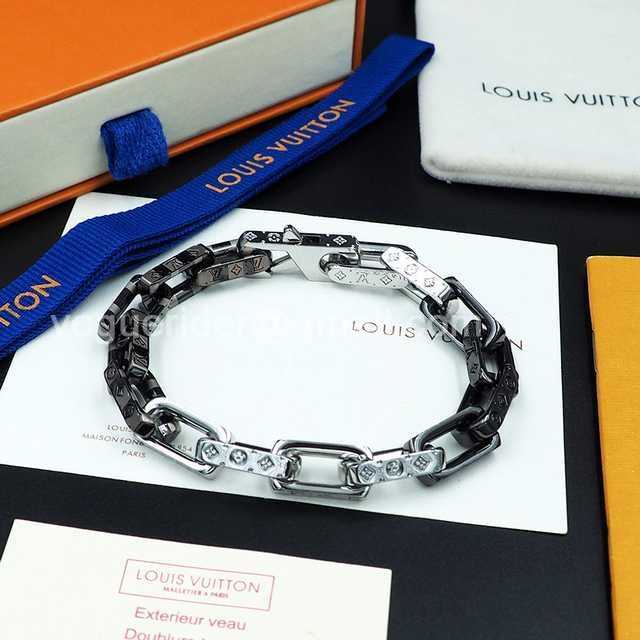 CB10077 LV Necklace CB10077 LV Necklace