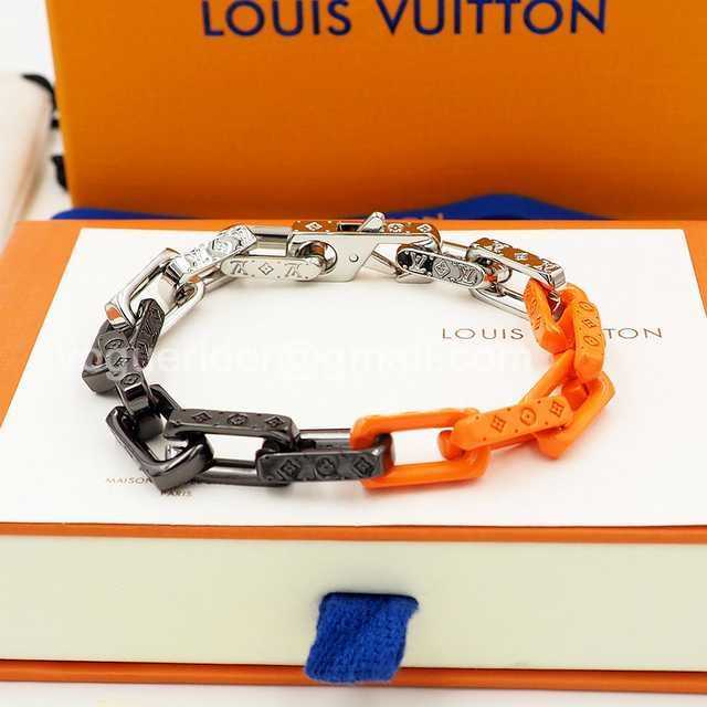 CB10082 LV Bracelet