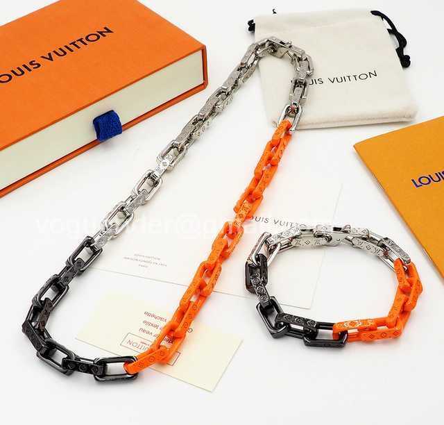 CB10082 LV Bracelet