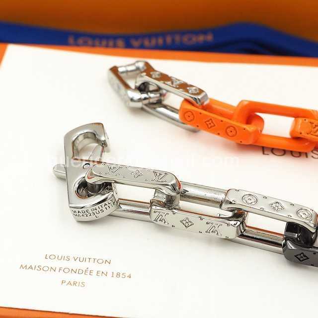 CB10082 LV Bracelet