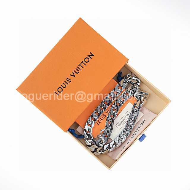 CB10086 LV Necklace