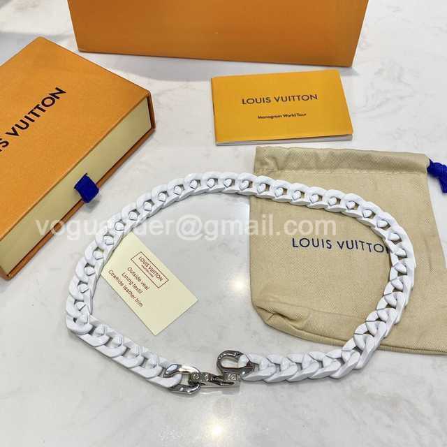 CB10110 LV Necklace