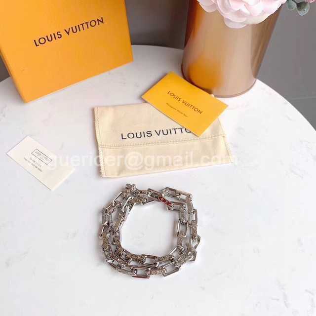 CB10112 LV Necklace
