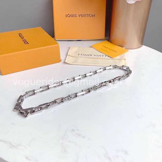 CB10112 LV Necklace