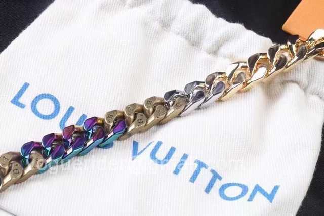 CB10122 LV Necklace