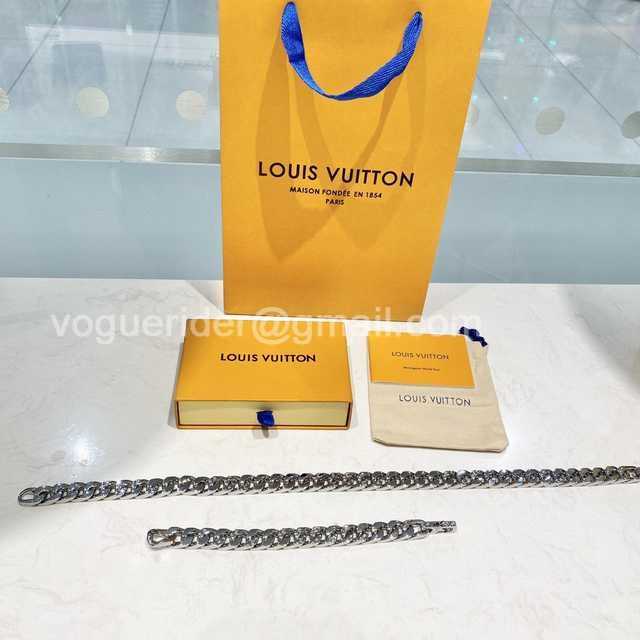 CB10140 LV Necklace