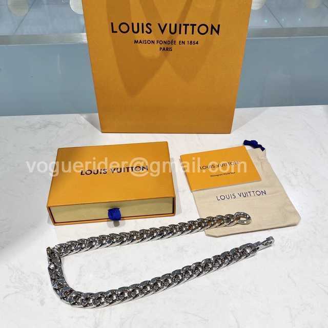 CB10140 LV Necklace