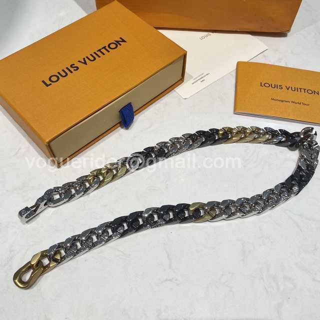 CB10152 LV Necklace CB10152 LV Necklace
