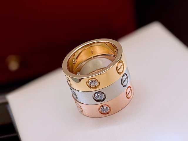 Cartier love jwl6687