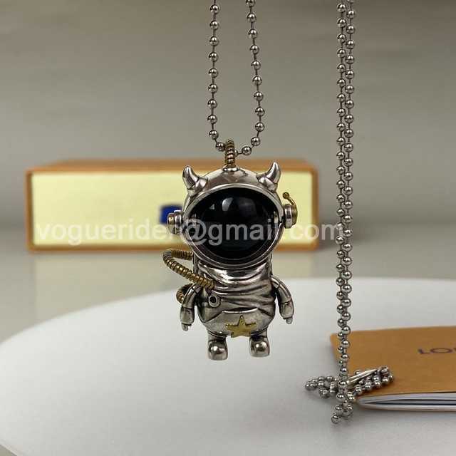 Louis Vuitton Spaceman Necklace jwl6922