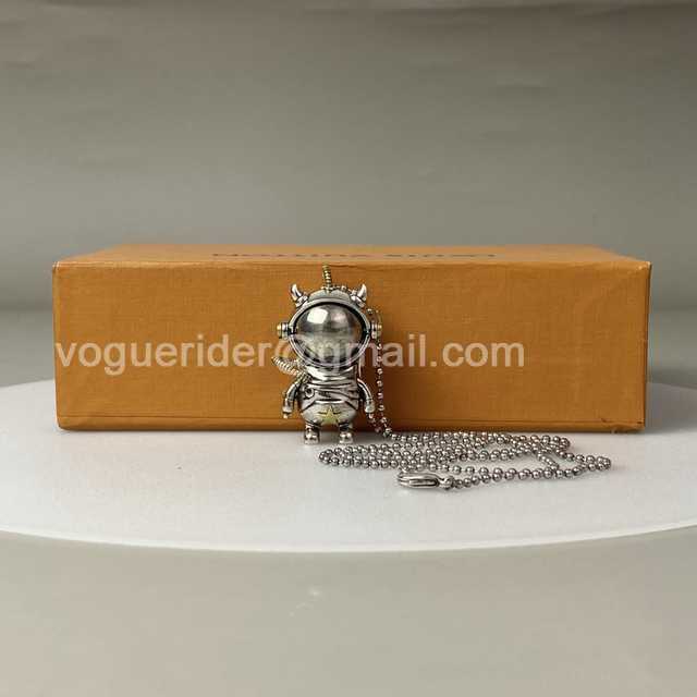 Louis Vuitton Spaceman Necklace jwl6922