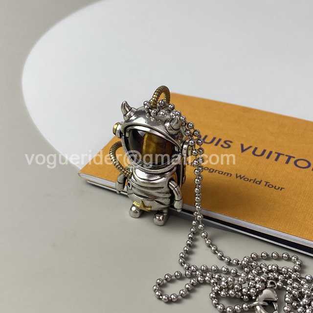 Louis Vuitton Spaceman Necklace jwl6922