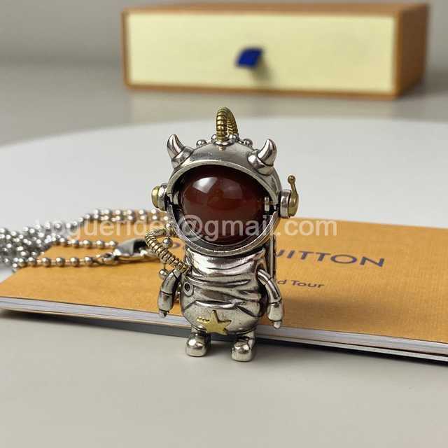 Louis Vuitton Spaceman Necklace jwl6922