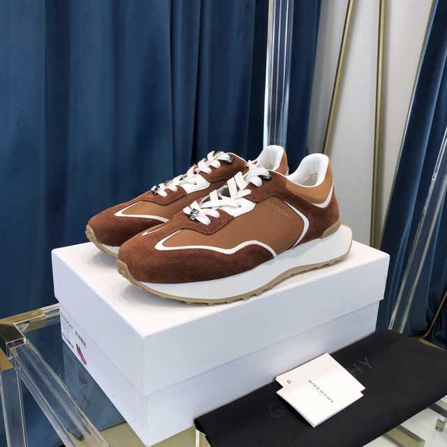 Givenchy Runner