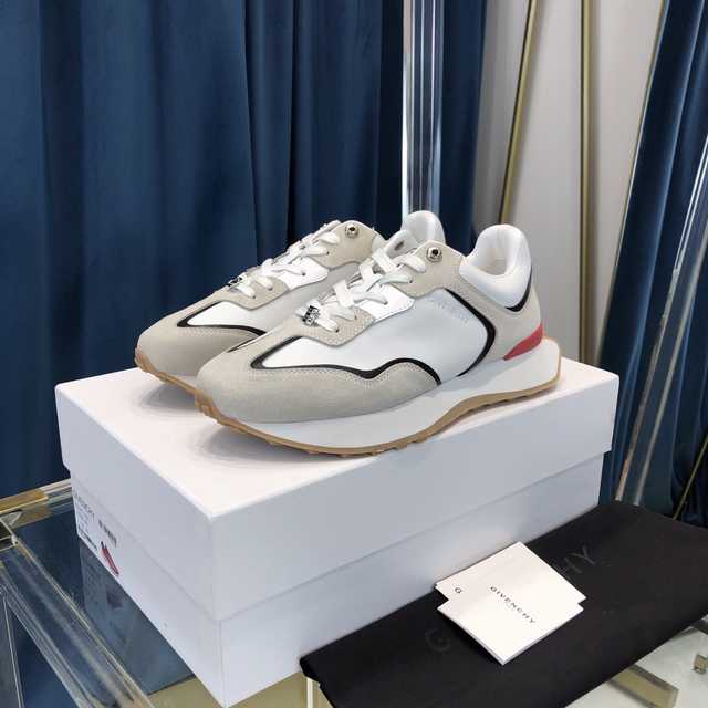 Givenchy Runner