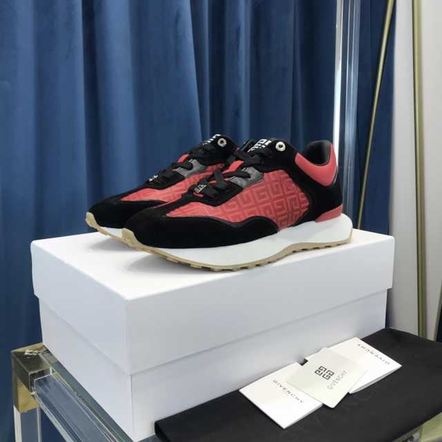 Givenchy Runner