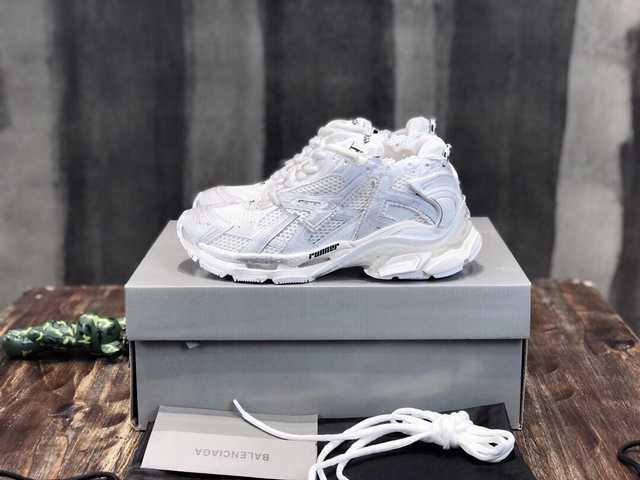 Balenciaga Runner