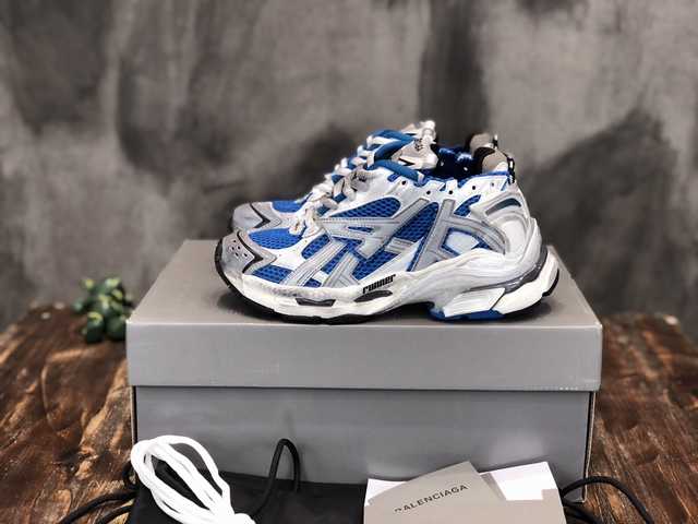 Balenciaga Runner
