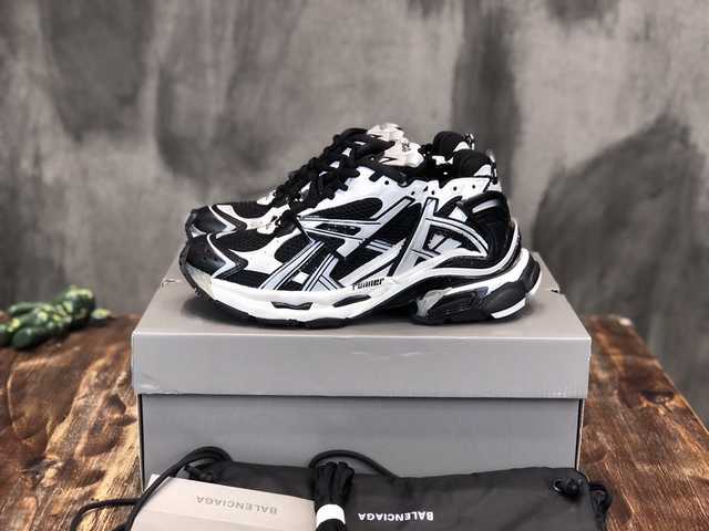 Balenciaga Runner