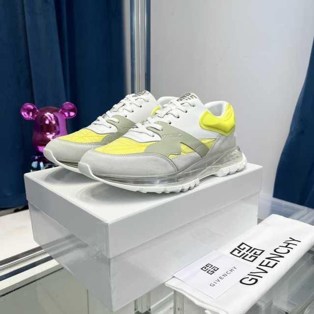 Givenchy TPU sneaker
