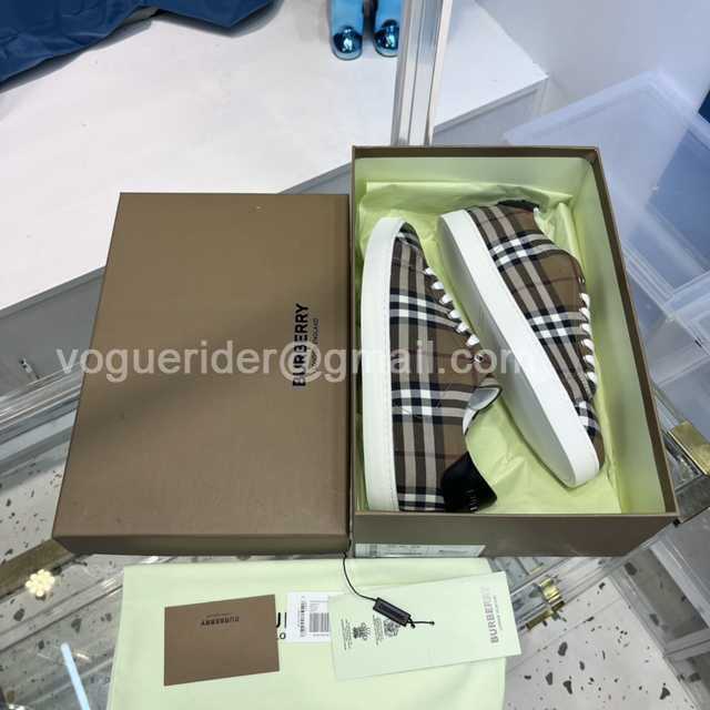 Burberry slides v1 Burberry slides v1